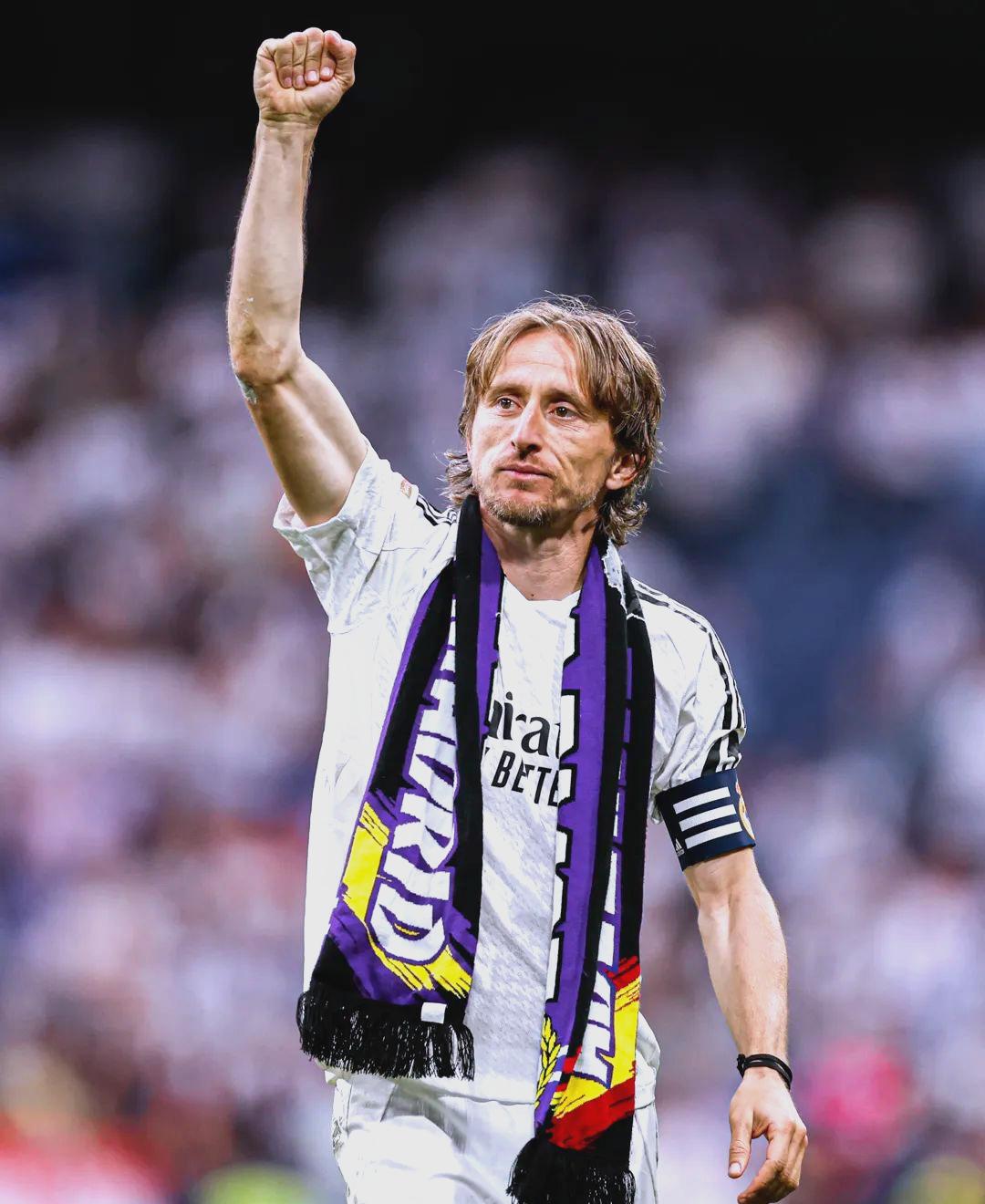 2015年12月：扎克·格林基加盟响尾蛇，签下当时年均薪水最高的合同。