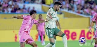 2016 赛季：芝加哥小熊队队长安东尼·瑞佐获得克莱门特奖，表彰其慈善贡献